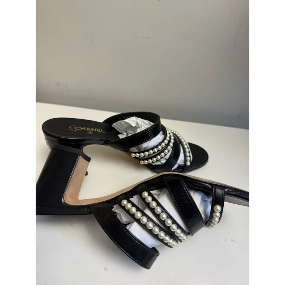 Chanel white pearl strappy block heel sandals 38.5